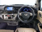 4 Автомобиль Honda FR-V сүрөт