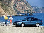 5 Auto Mazda 626 Hatchback (GE 1992 1997) fotografie