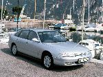 8 Auto Mazda 626 Hatchback (GE 1992 1997) fotografie