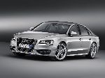 2 سيارة Audi S8 سيدان صورة فوتوغرافية