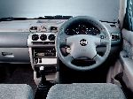 25 Auto Nissan Micra Hatchback 3-dvere (K11 1992 2002) fotografie