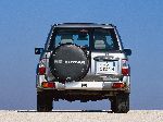 11 سيارة Nissan Patrol خارج المسار 3 باب (Y61 1997 2010) صورة فوتوغرافية