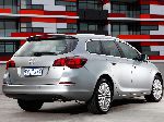 2 Auto Opel Astra Sports Tourer kombi 5-dvere (J [facelift] 2012 2017) fotografie
