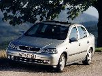 18 Avtomobil Opel Astra sedan foto şəkil