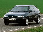 68 Samochód Opel Astra Hatchback 3-drzwiowa (G 1998 2009) zdjęcie