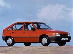 2 Bíll Opel Kadett Hlaðbakur 5-hurð (E 1983 1991) mynd