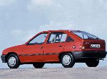 3 車 Opel Kadett ハッチバック 5-扉 (E 1983 1991) 写真
