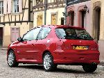 3 Авто Peugeot 206 Хетчбэк 5-дзверы (1 пакаленне [рэстайлінг] 2002 2009) фотаздымак