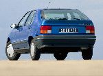 5 Bil Renault 19 Hatchback 5-dörrars (1 generation 1988 1992) foto