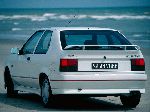 8 車 Renault 19 ハッチバック (1 世代 1988 1992) 写真