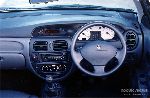 75 Авто Renault Megane Хетчбэк (1 покоління 1995 1999) світлина