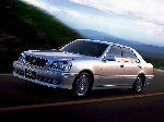 19 سيارة Toyota Crown سيدان (S130 1987 1991) صورة فوتوغرافية