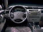 21 سيارة Toyota Crown سيدان (S130 1987 1991) صورة فوتوغرافية