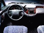 14 اتومبیل Toyota Estima Lucida مینی ون 4 در، درب (1 نسل 1990 1999) عکس