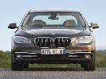 2 Auto BMW 7 serie Sedan (F01/F02 [facelift] 2012 2015) fotografie