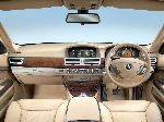 44 Auto BMW 7 serie Sedan (E32 1986 1994) foto