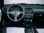 11 Auto Nissan Pulsar Serie hatchback (N15 1995 1997) fotografie