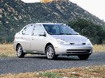3 Avtomobil Toyota Prius sedan foto şəkil