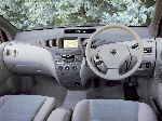 4 Auto Toyota Prius sedan (1 generace 1997 2003) fotografie