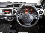 13 Мошин Toyota Yaris Хетчбек 3-дар (P1 1999 2003) сурат