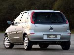 5 سيارة Chevrolet Corsa هاتشباك 5 باب (2 جيل 2002 2012) صورة فوتوغرافية