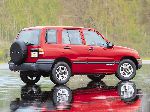 11 Automobilis Chevrolet Tracker Visureigis (2 generacija 1998 2004) nuotrauka