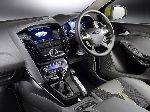 9 Carro Ford Focus Hatchback 5-porta (3 generación 2011 2017) foto