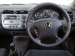 30 汽车 Honda Civic 轿车 4-门 (7 一代人 [重塑形象] 2003 2005) 照片