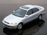 32 汽车 Honda Civic 轿车 4-门 (7 一代人 [重塑形象] 2003 2005) 照片