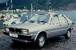 22 Авто Lancia Delta Хетчбэк (1 пакаленне 1979 1994) фотаздымак